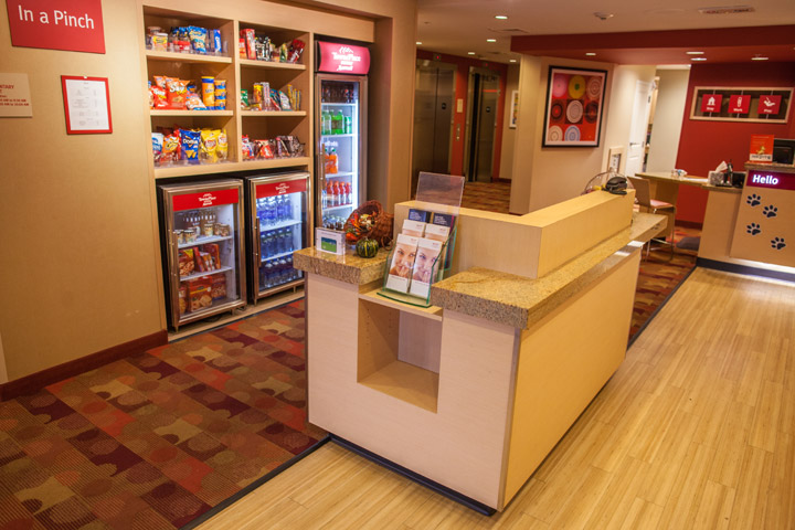 hotel store cash wrap