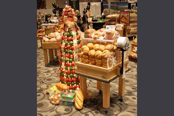 Bagel/Roll Merchandiser In-Store